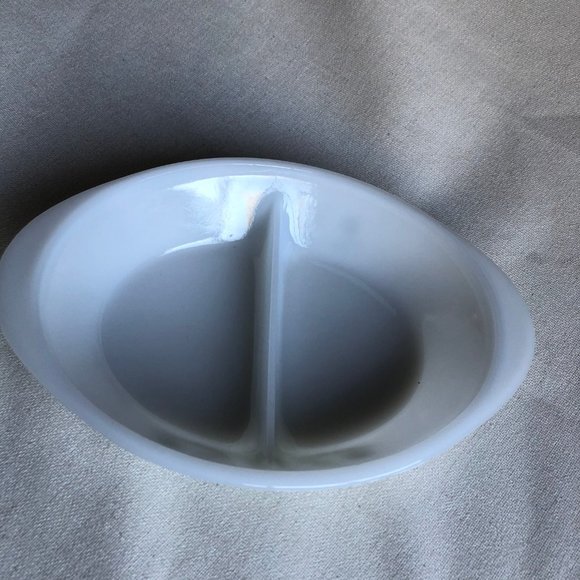 Milk Glass Green Daisy Divided Casserole Dish VTG - Picture 7 of 7